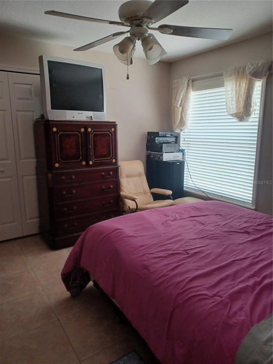 10 Rockefeller Dr Property Photo 11
