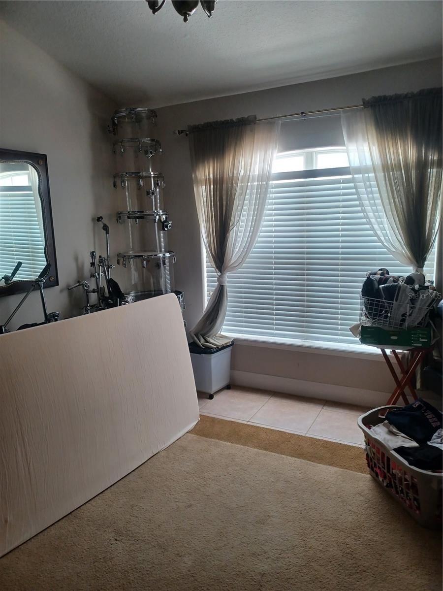 10 Rockefeller Dr Property Photo 13
