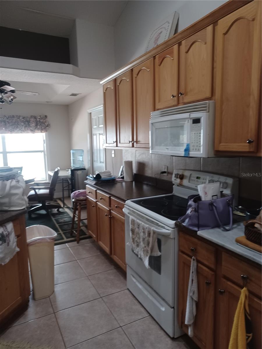 10 Rockefeller Dr Property Photo 14