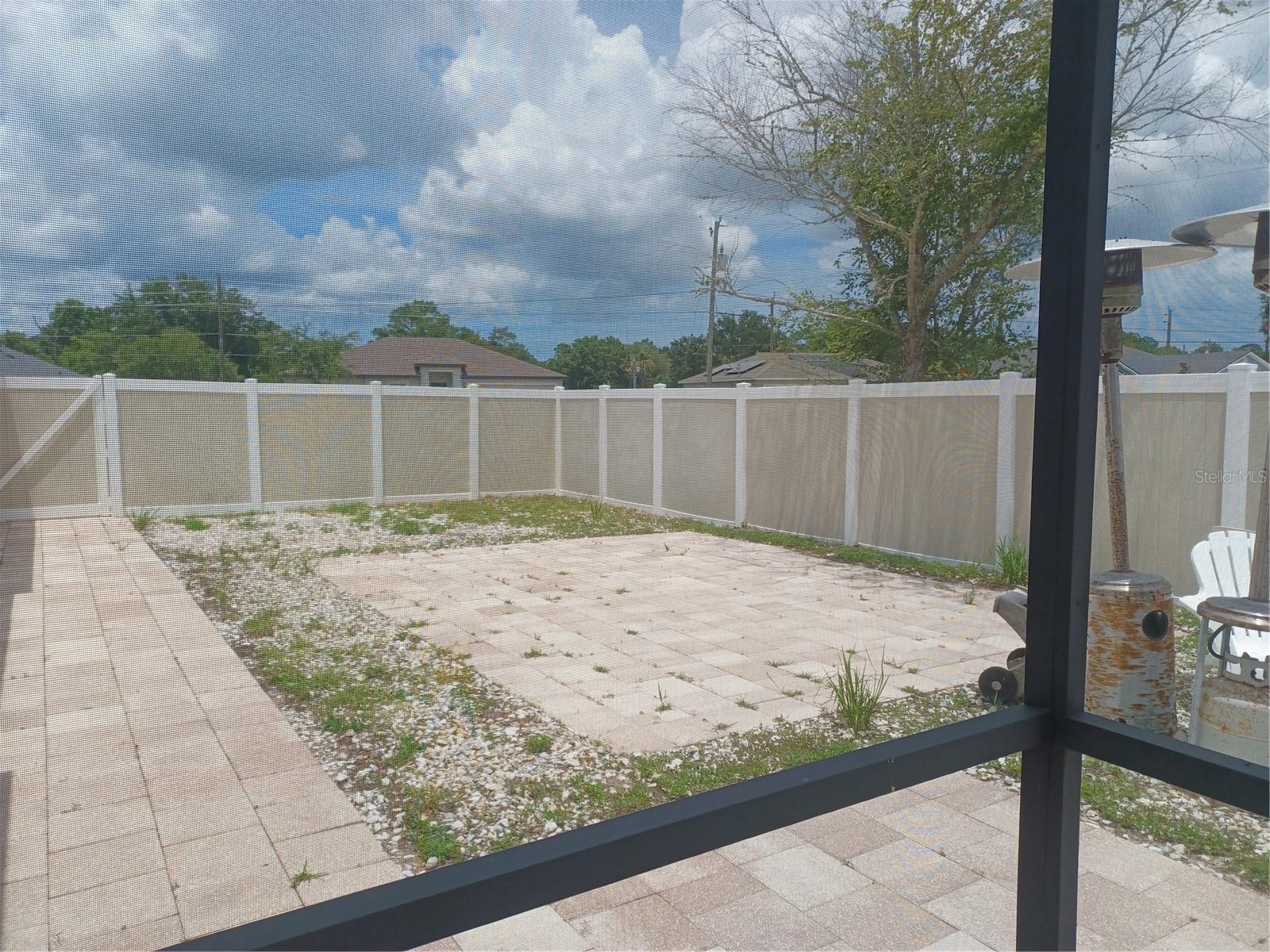 10 Rockefeller Dr Property Photo 17