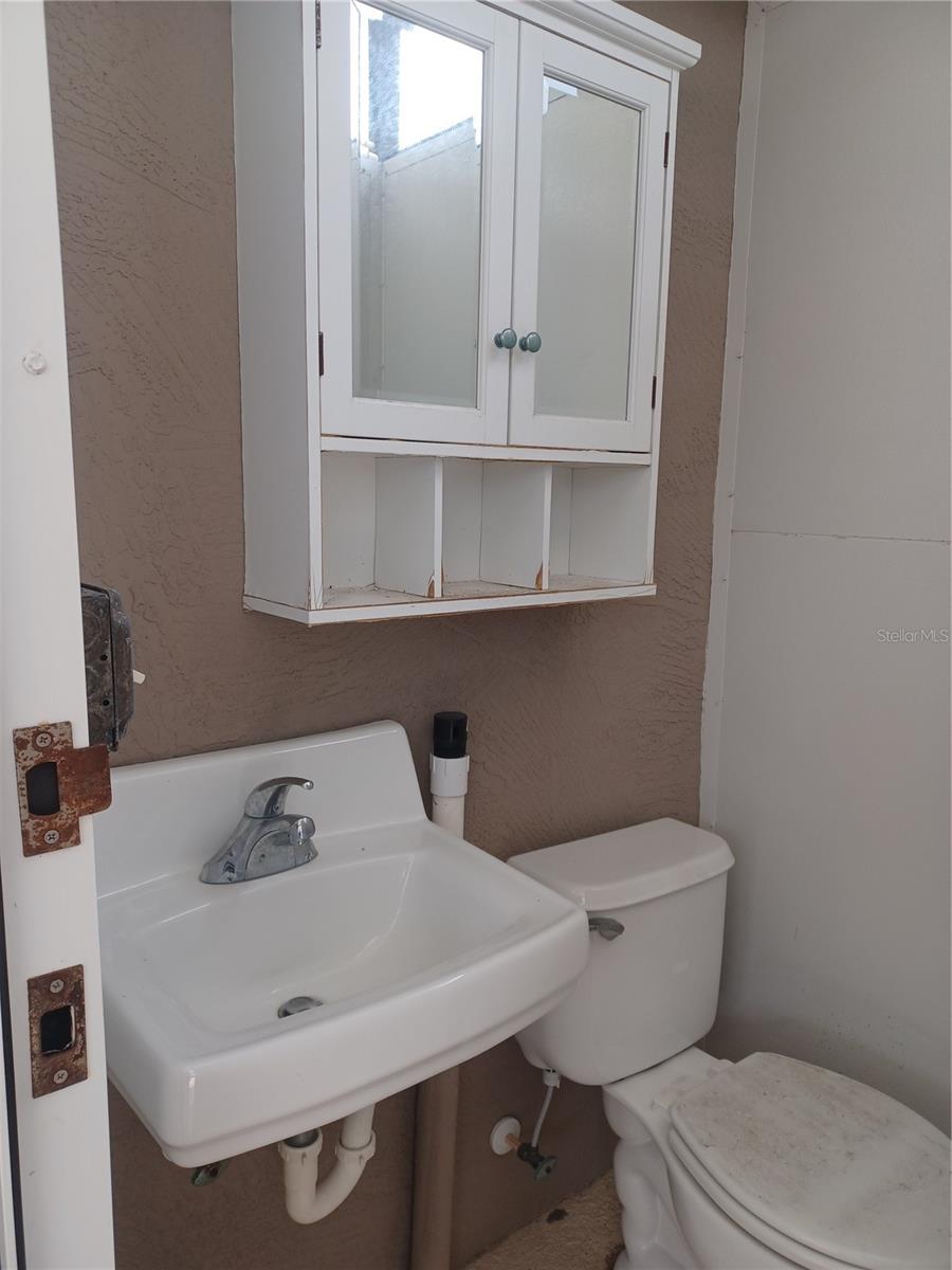 10 Rockefeller Dr Property Photo 19
