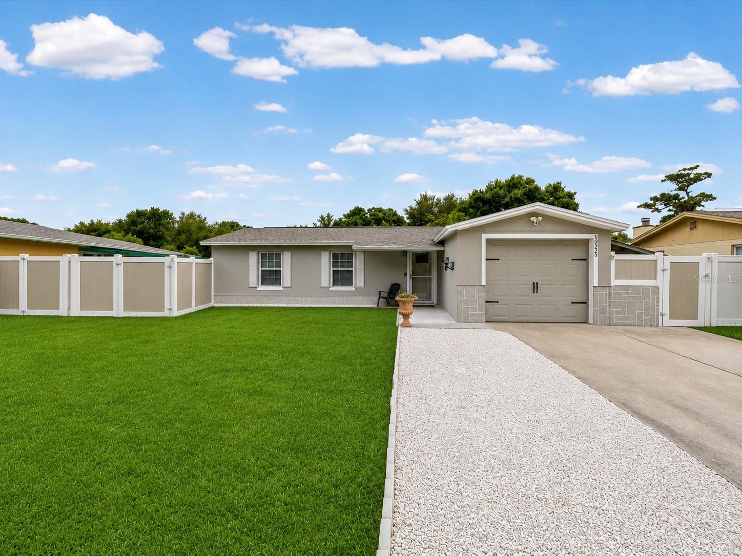 10225 128th Ter Property Photo 1