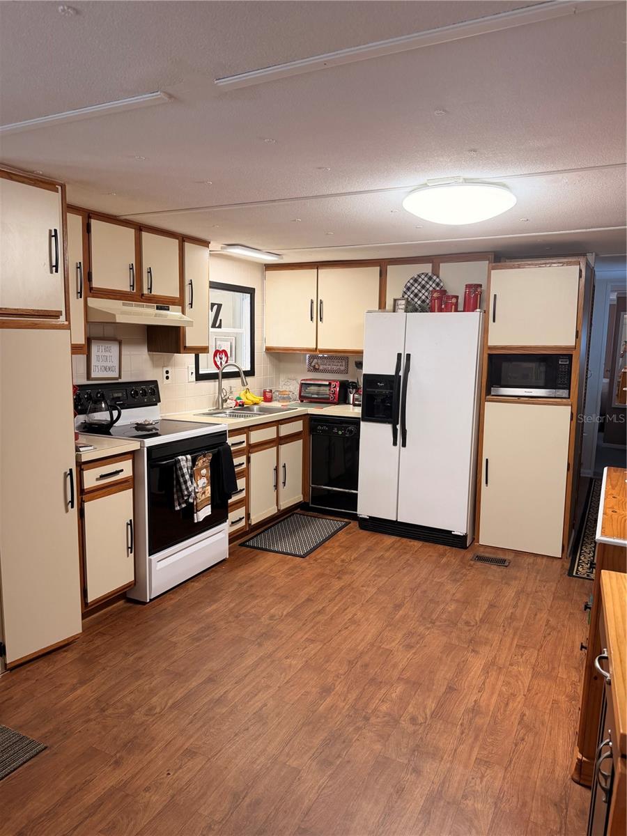 38533 Lansing Ave Property Photo 7