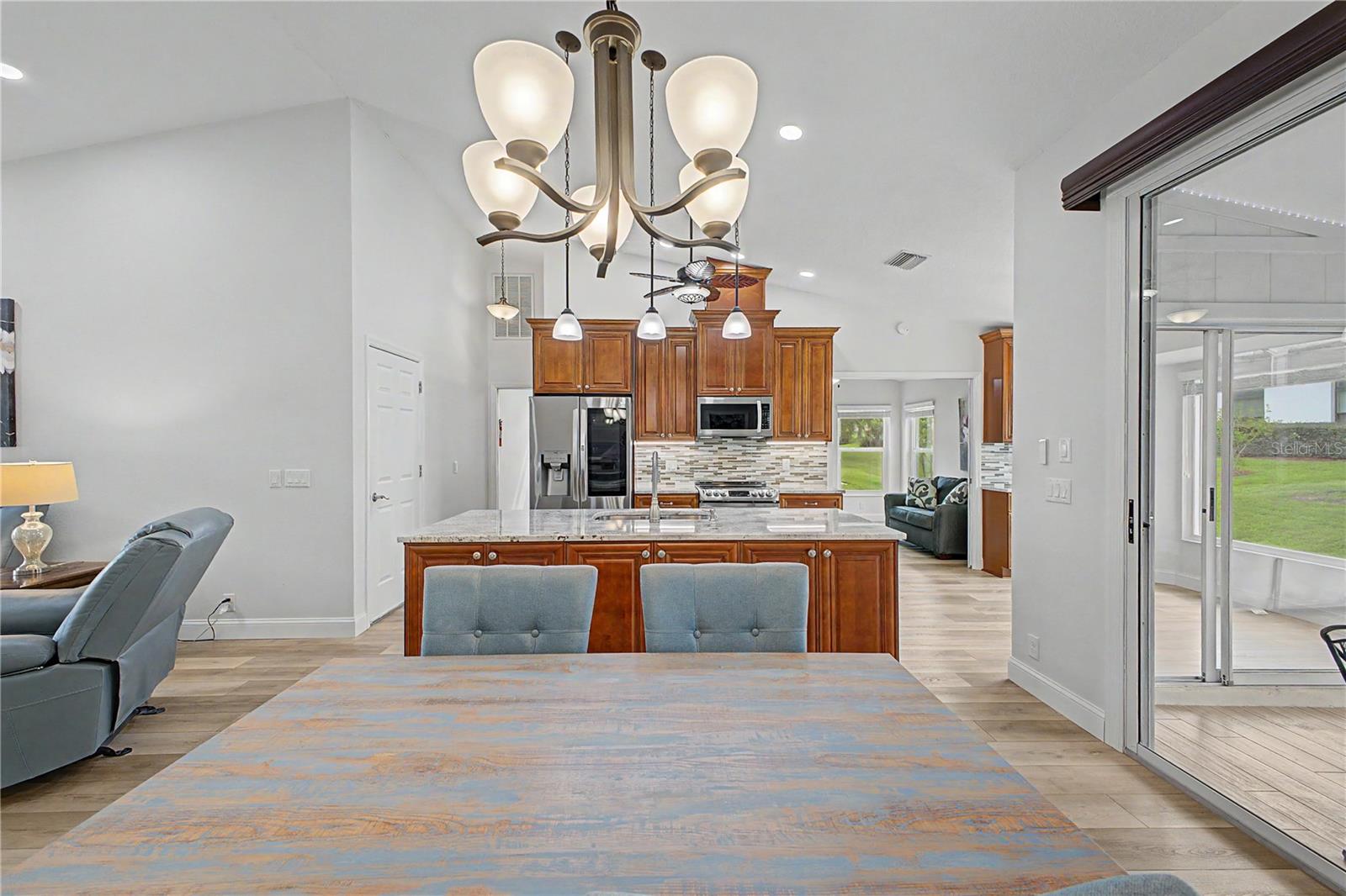2235 Springmeadow Dr Property Photo 14