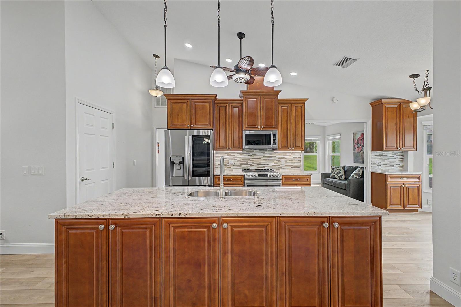 2235 Springmeadow Dr Property Photo 16