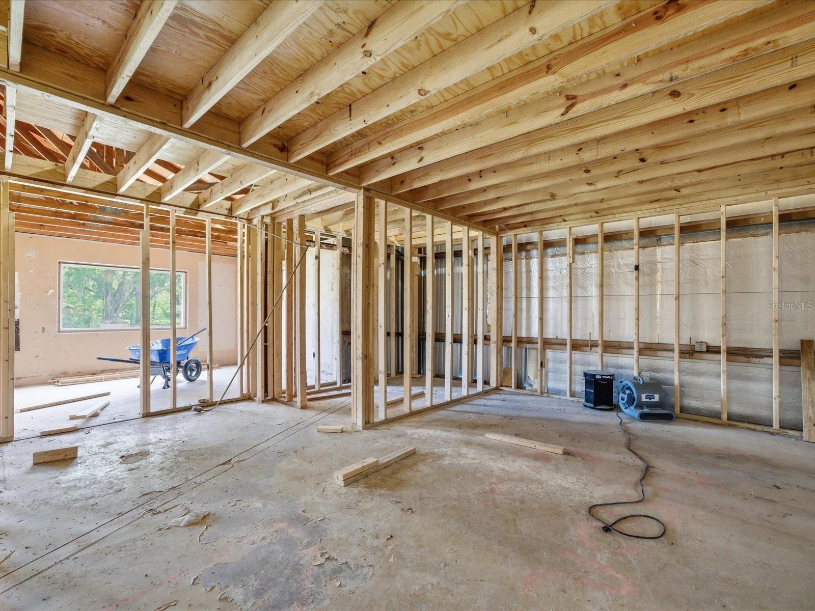 490 Smith St Property Photo 12