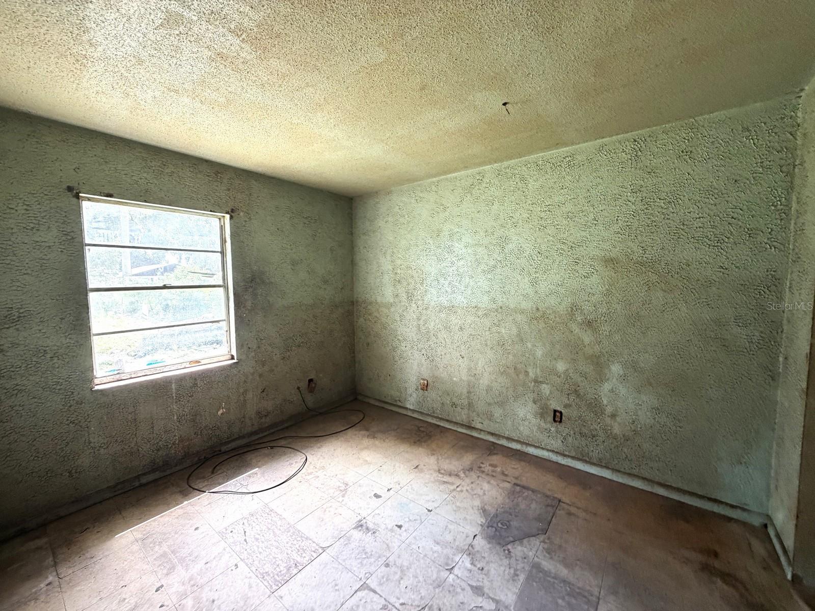 14741 12th St Property Photo 7