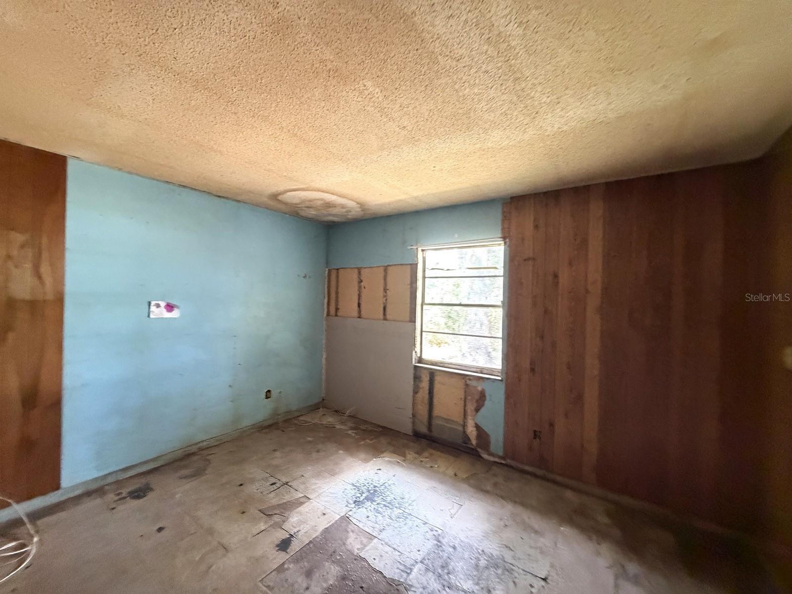 14741 12th St Property Photo 8