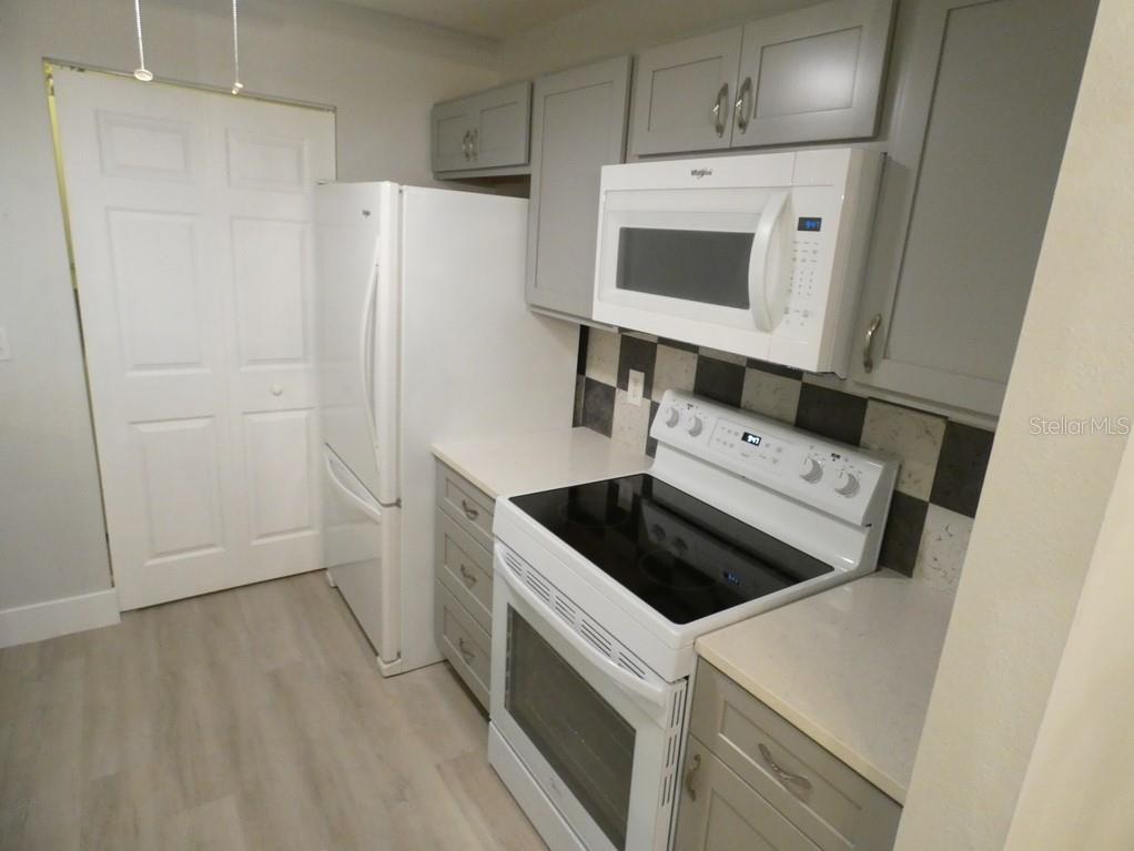 1024 10th Cir Se Property Photo 9