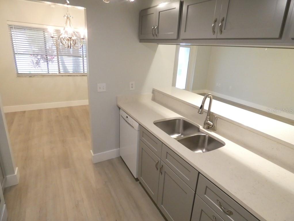 1024 10th Cir Se Property Photo 10