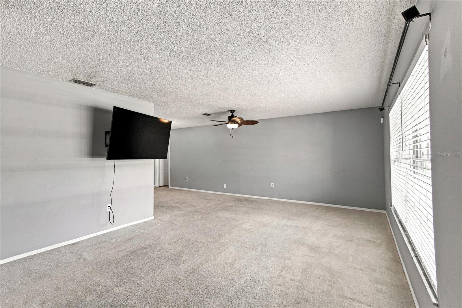 1372 Haulover Ave Property Photo 5