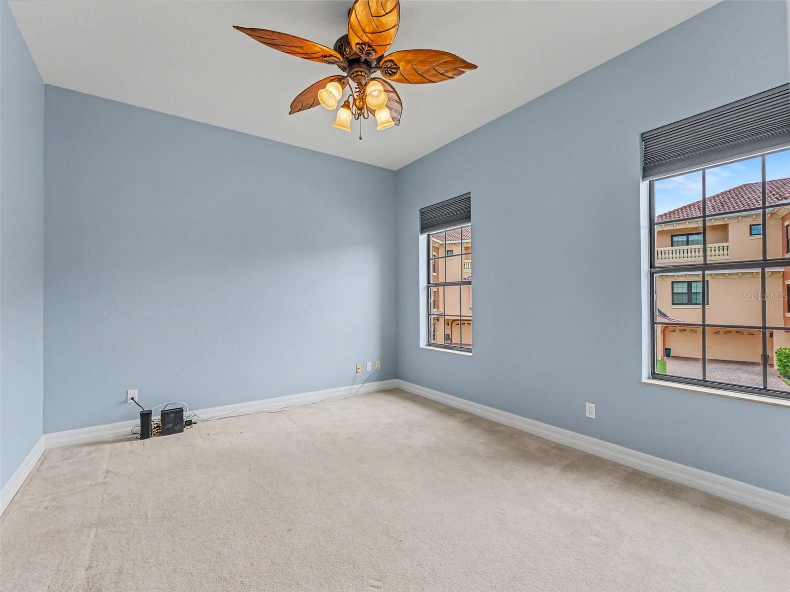 W7886468 Property Photo 32
