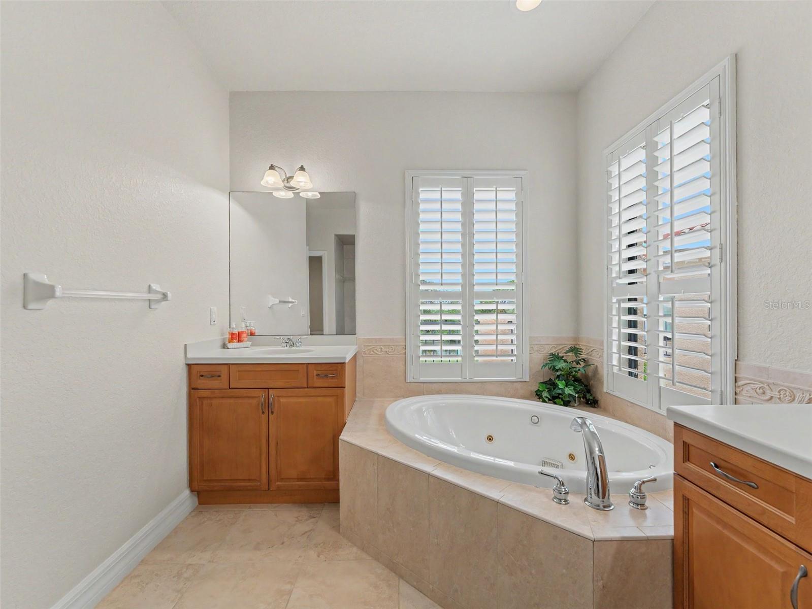 W7886468 Property Photo 38