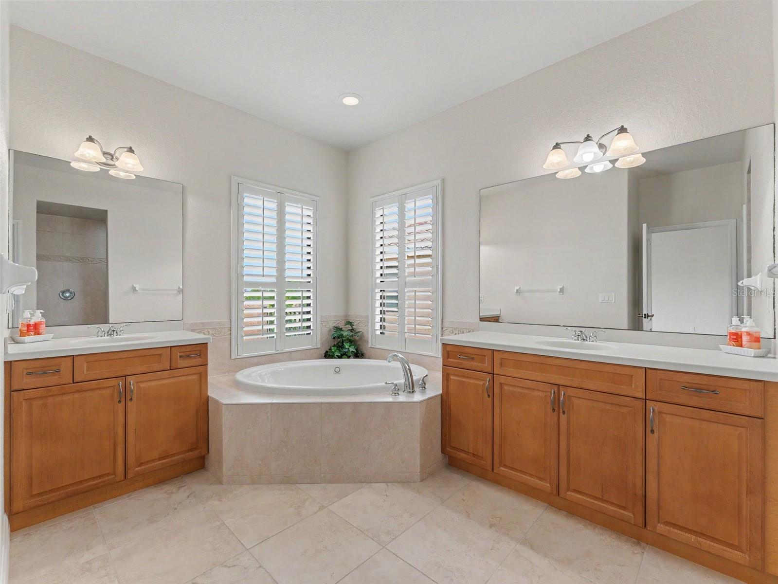 W7886468 Property Photo 39
