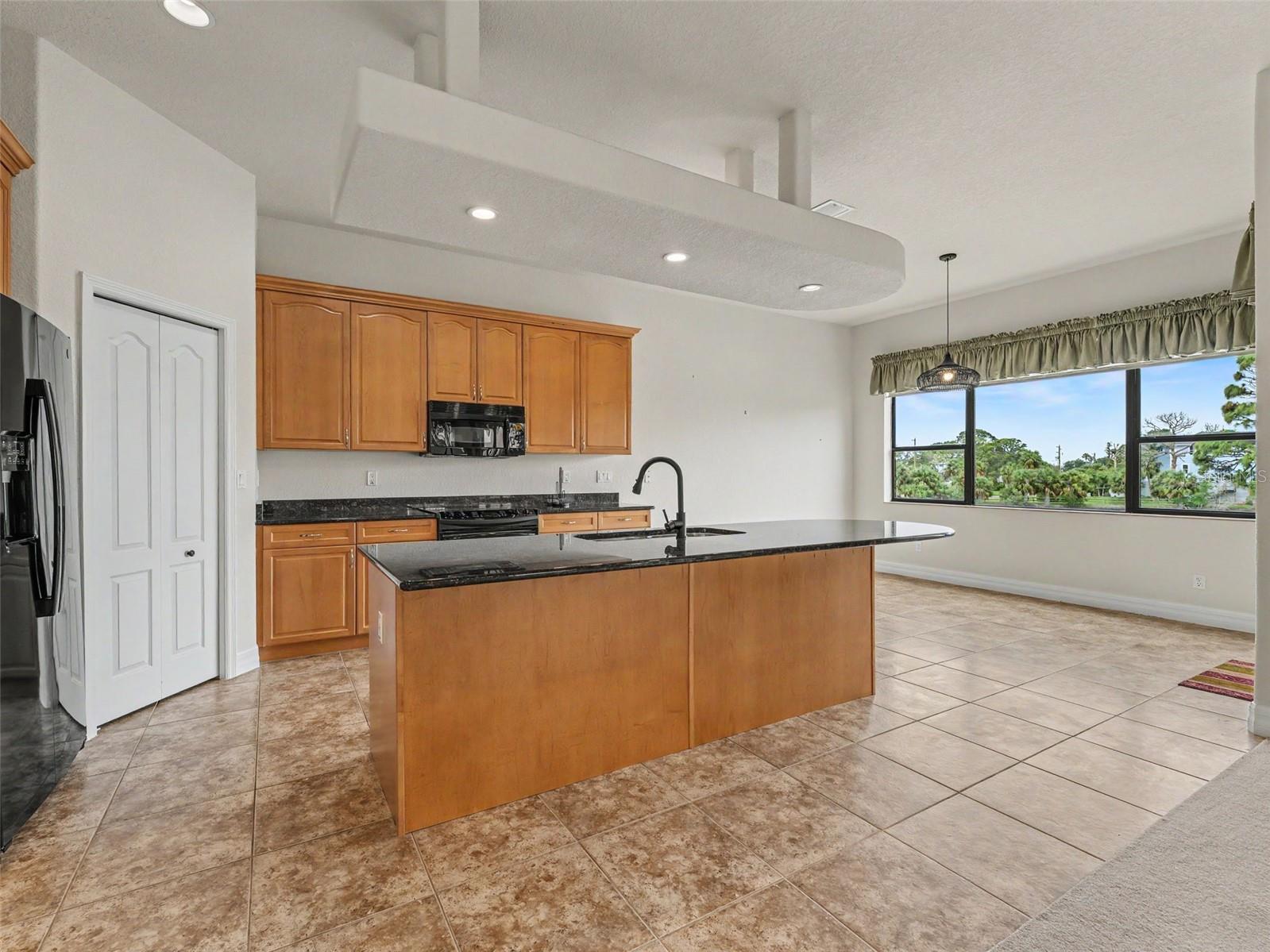 W7886468 Property Photo 68