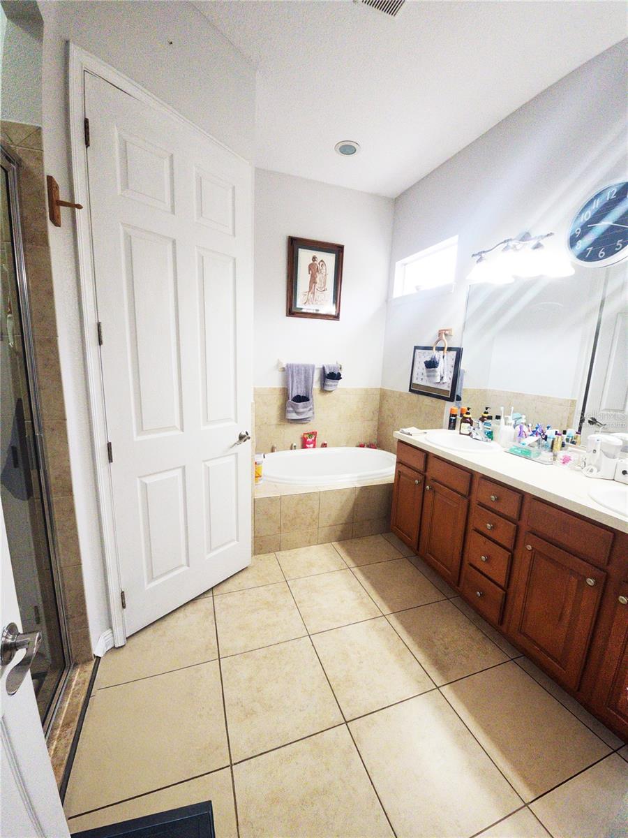 8604 Tidal Breeze Dr Property Photo 33