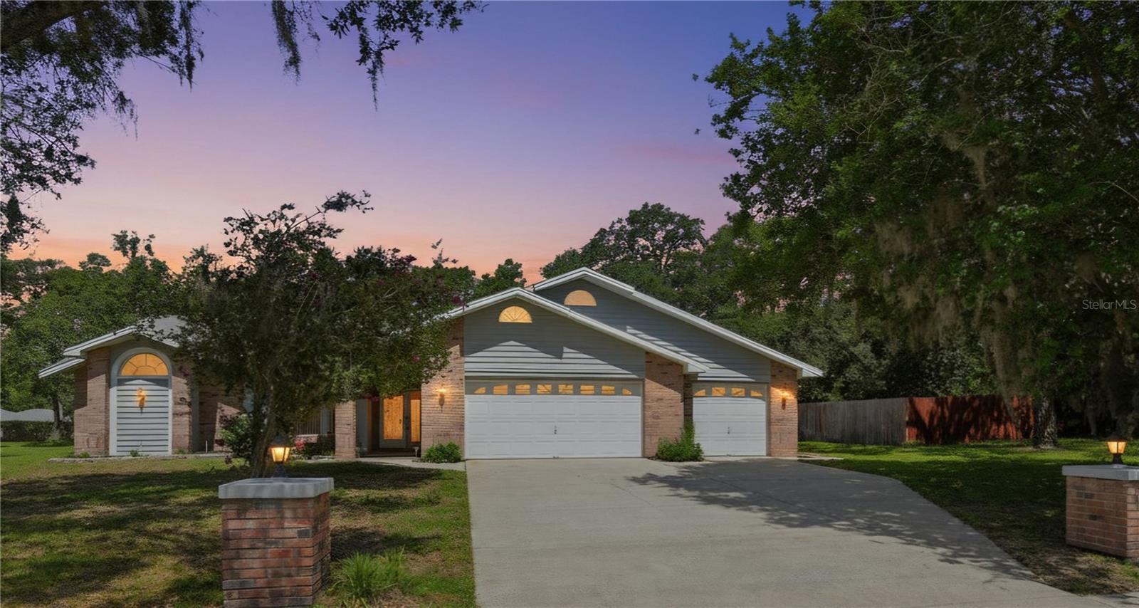 18451 Winding Oaks Blvd Property Photo 1