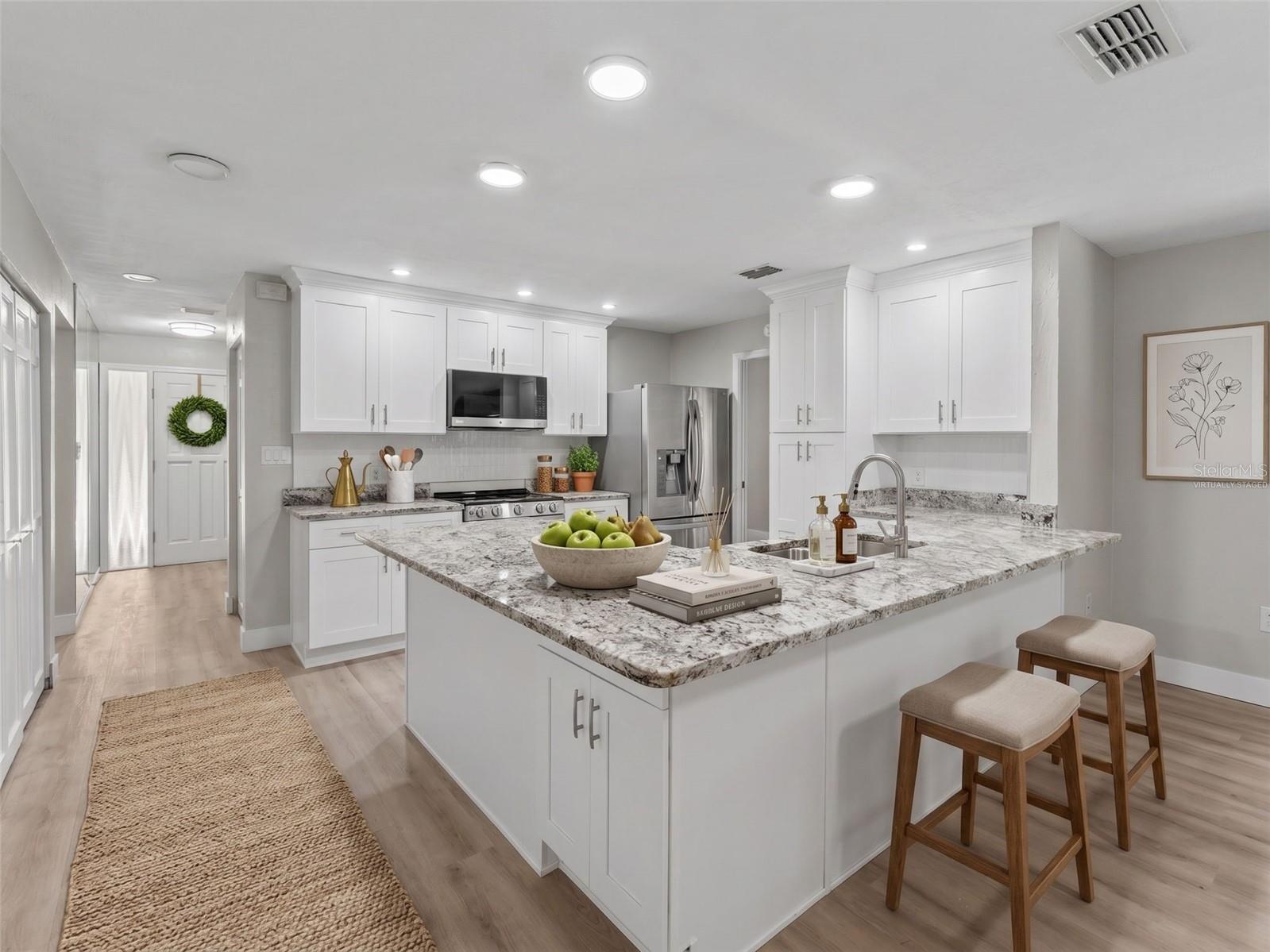 162 W Massachusetts St Property Photo 3