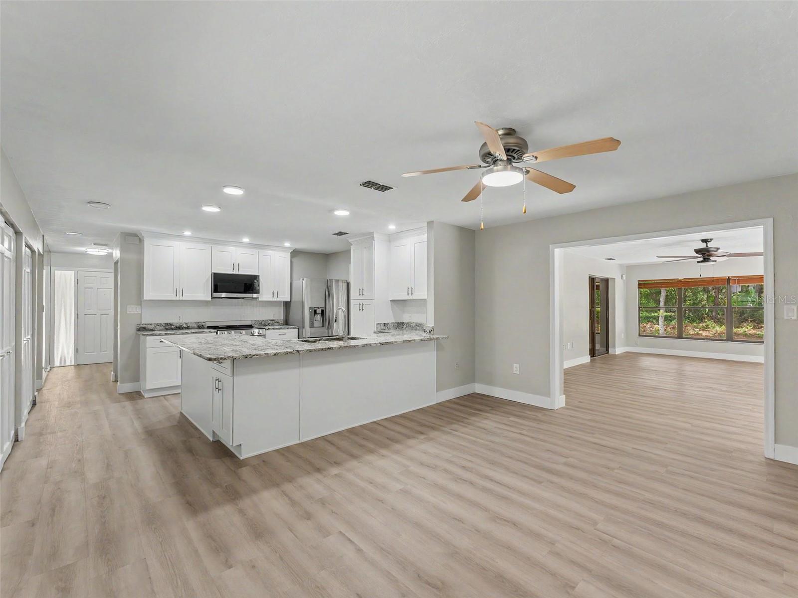 162 W Massachusetts St Property Photo 24