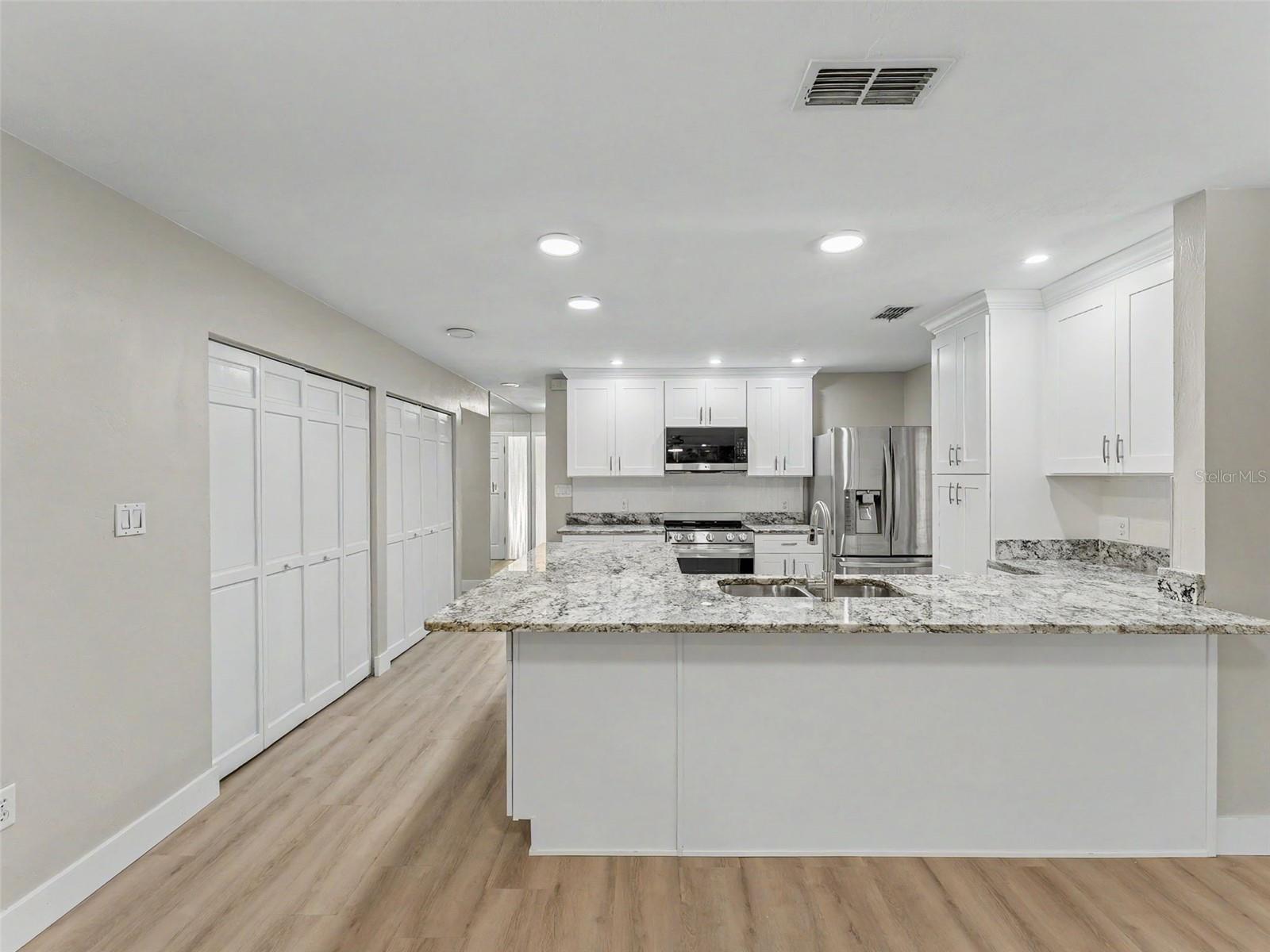 162 W Massachusetts St Property Photo 25