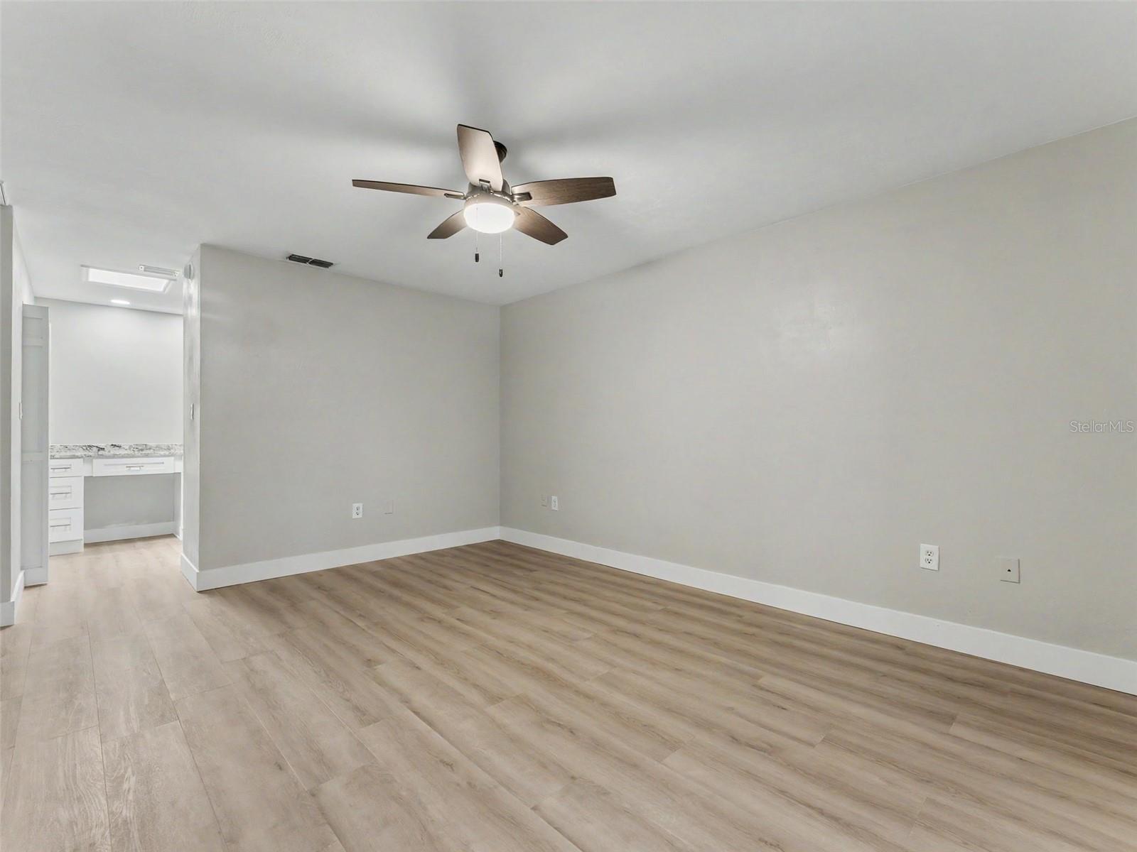 162 W Massachusetts St Property Photo 34