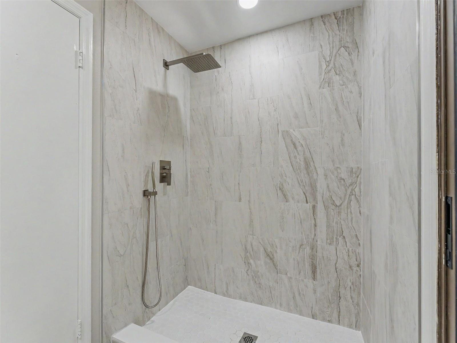 162 W Massachusetts St Property Photo 41