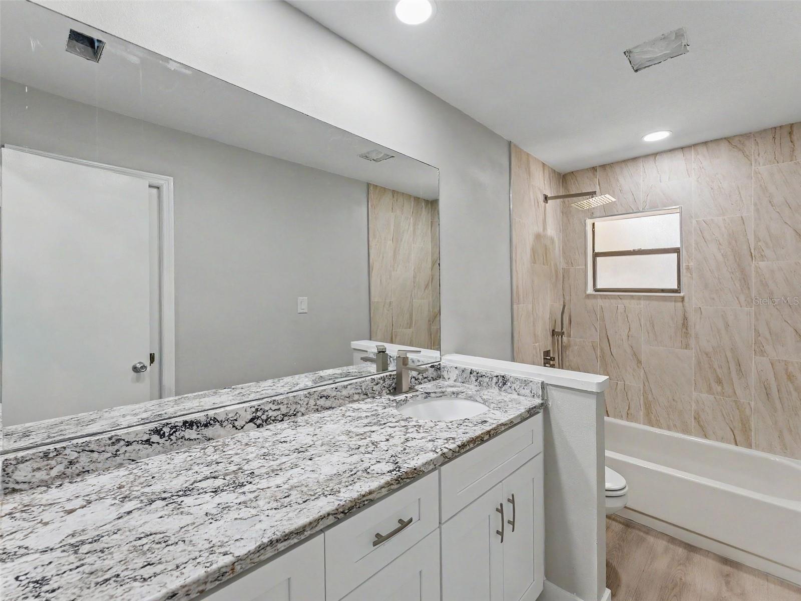 162 W Massachusetts St Property Photo 84
