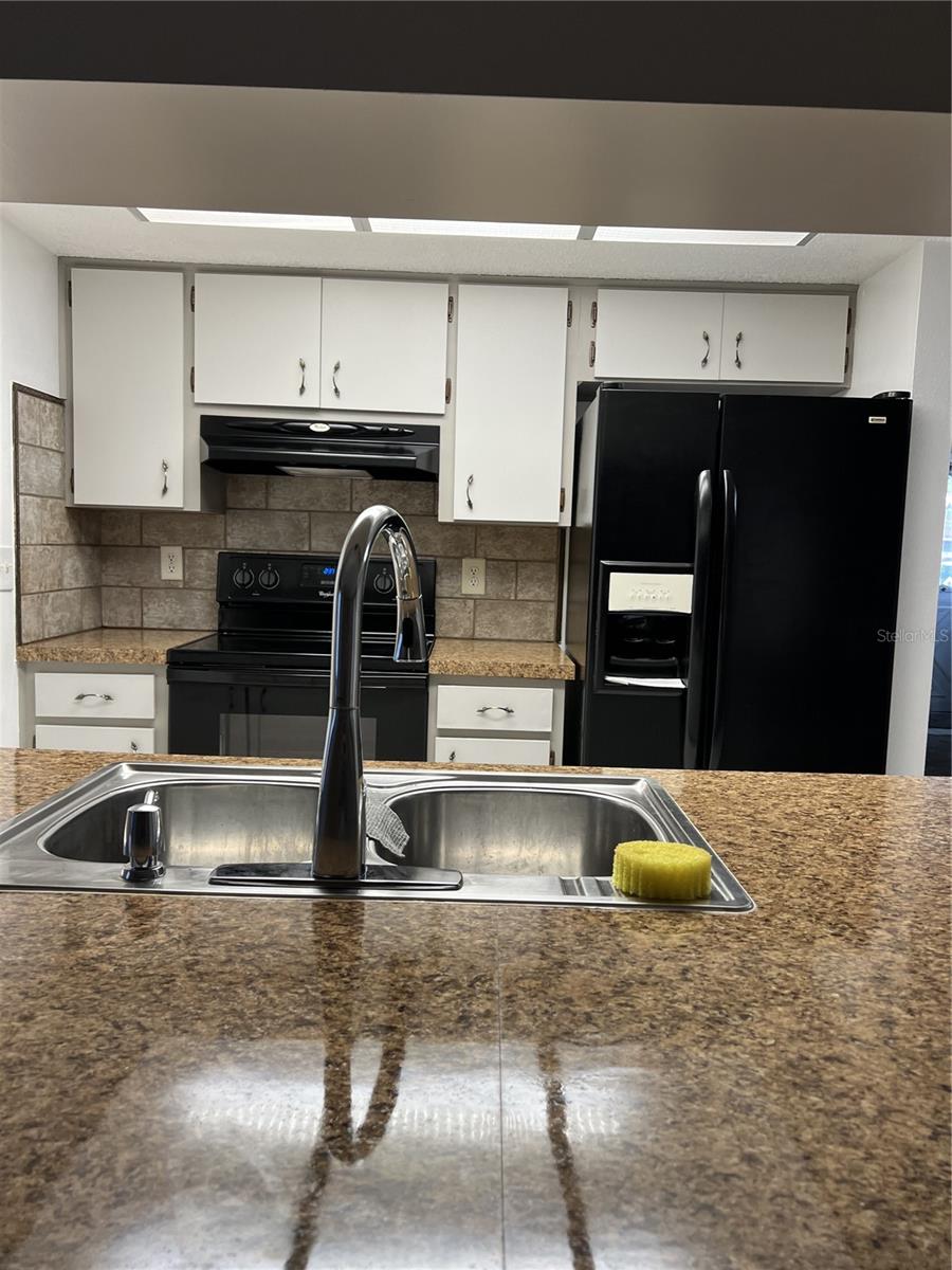 4813 Dogwood St Property Photo 4