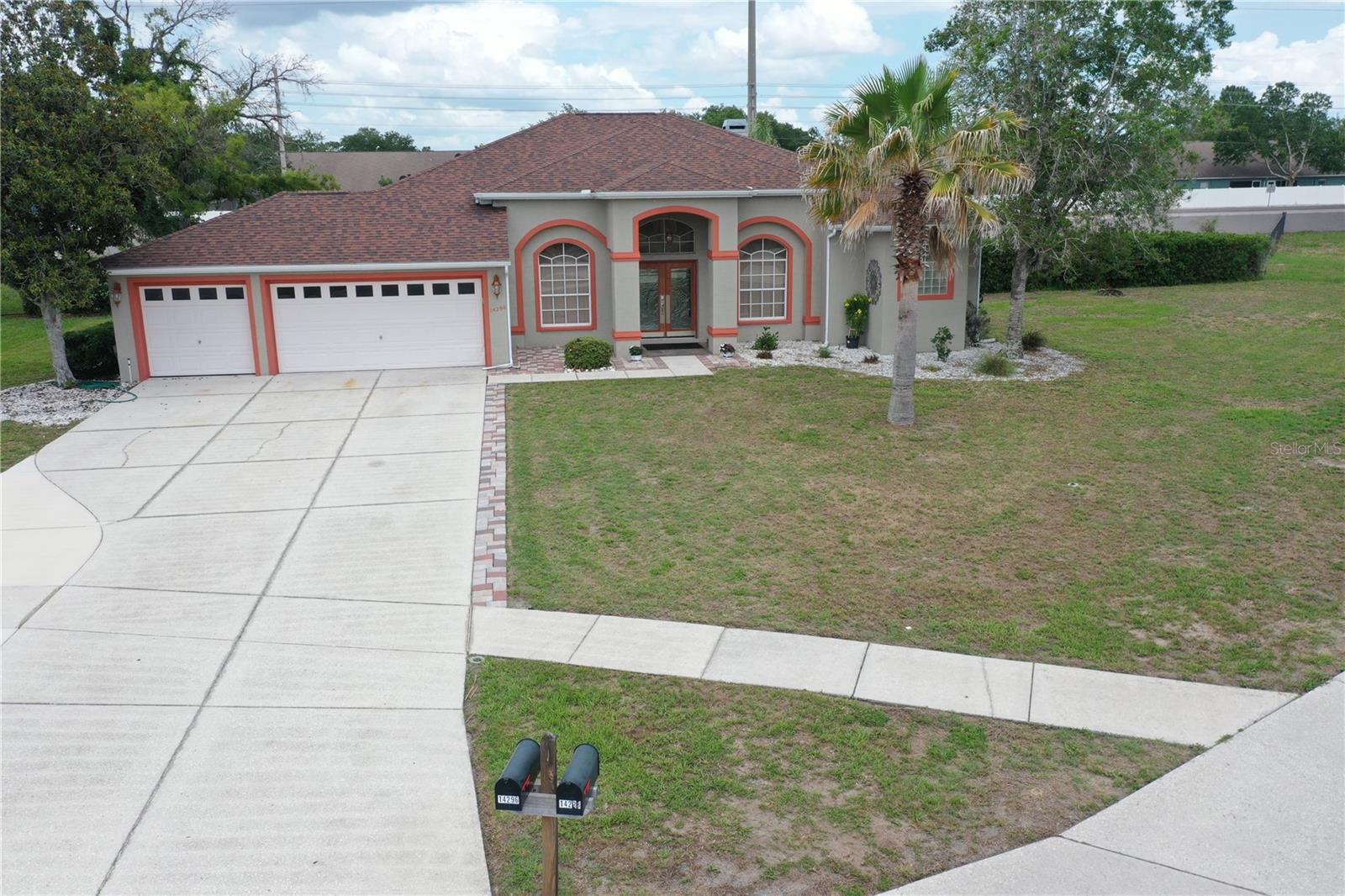 14296 Pullman Dr Property Photo 2