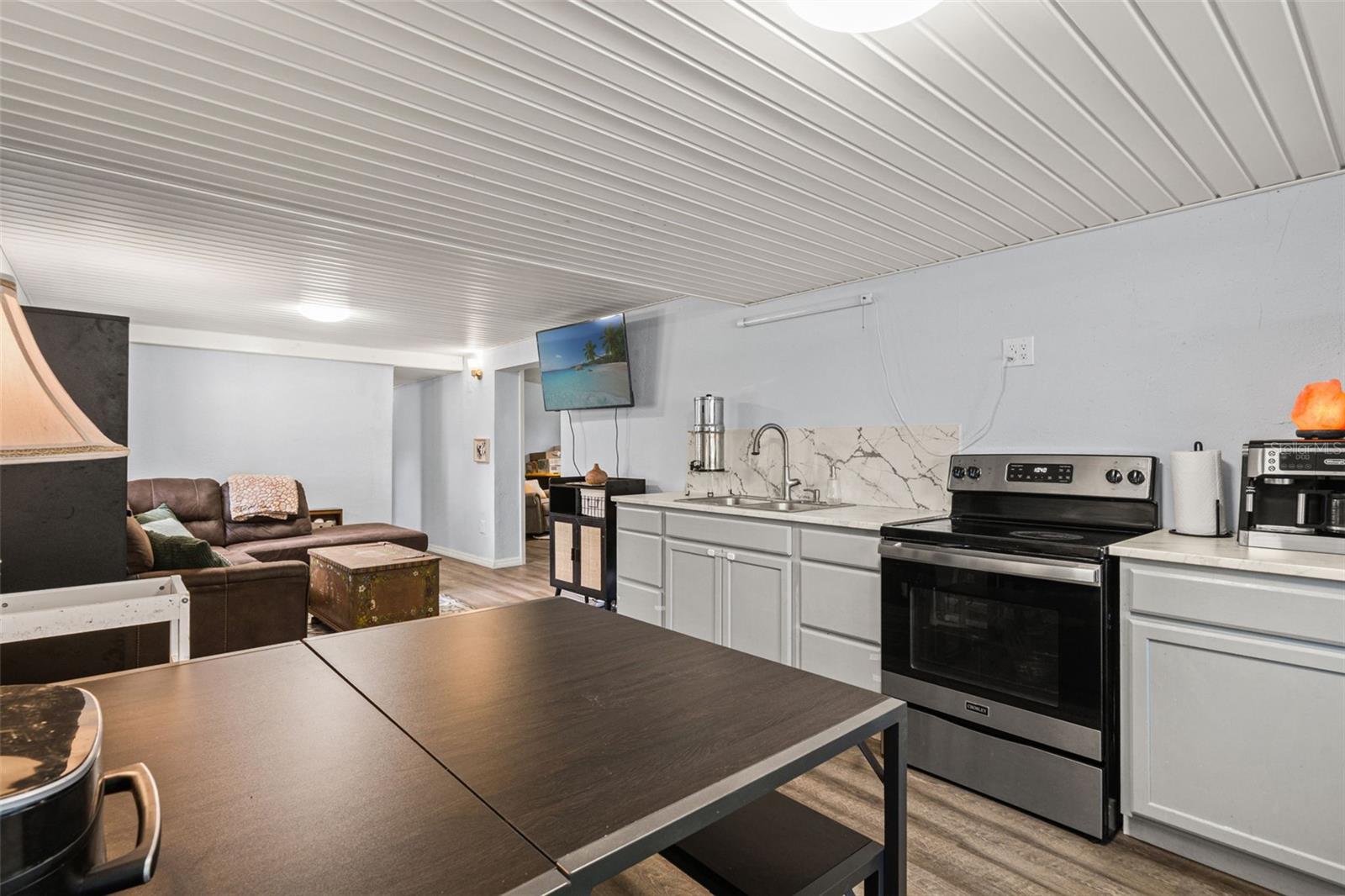 6380 Richard Dr Property Photo 17