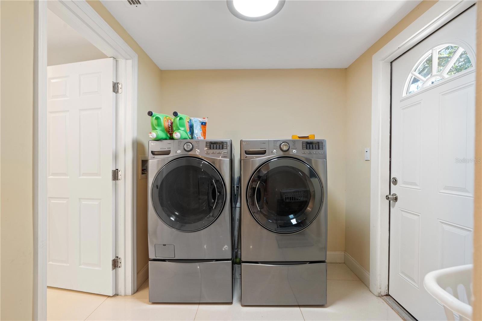 7803 Cadillac Ave Property Photo 10