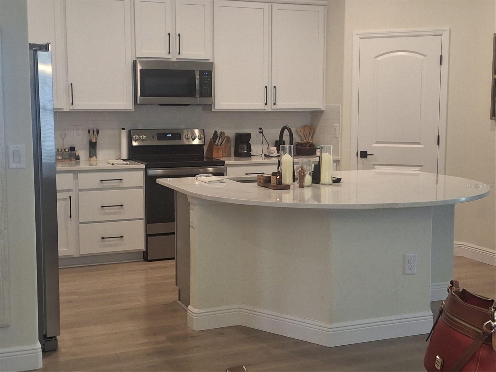 12618 Vander Way Property Photo 5