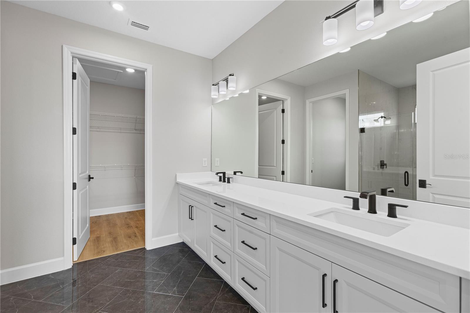 1617 Bellagio Loop Property Photo 12