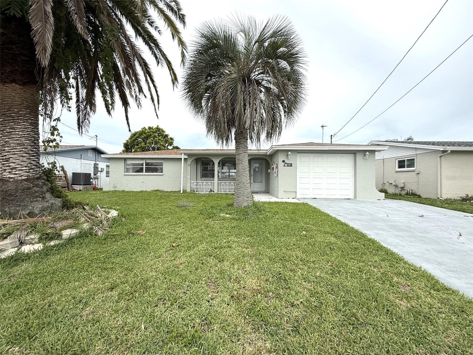 12739 3RD ISLE Property Photo 1