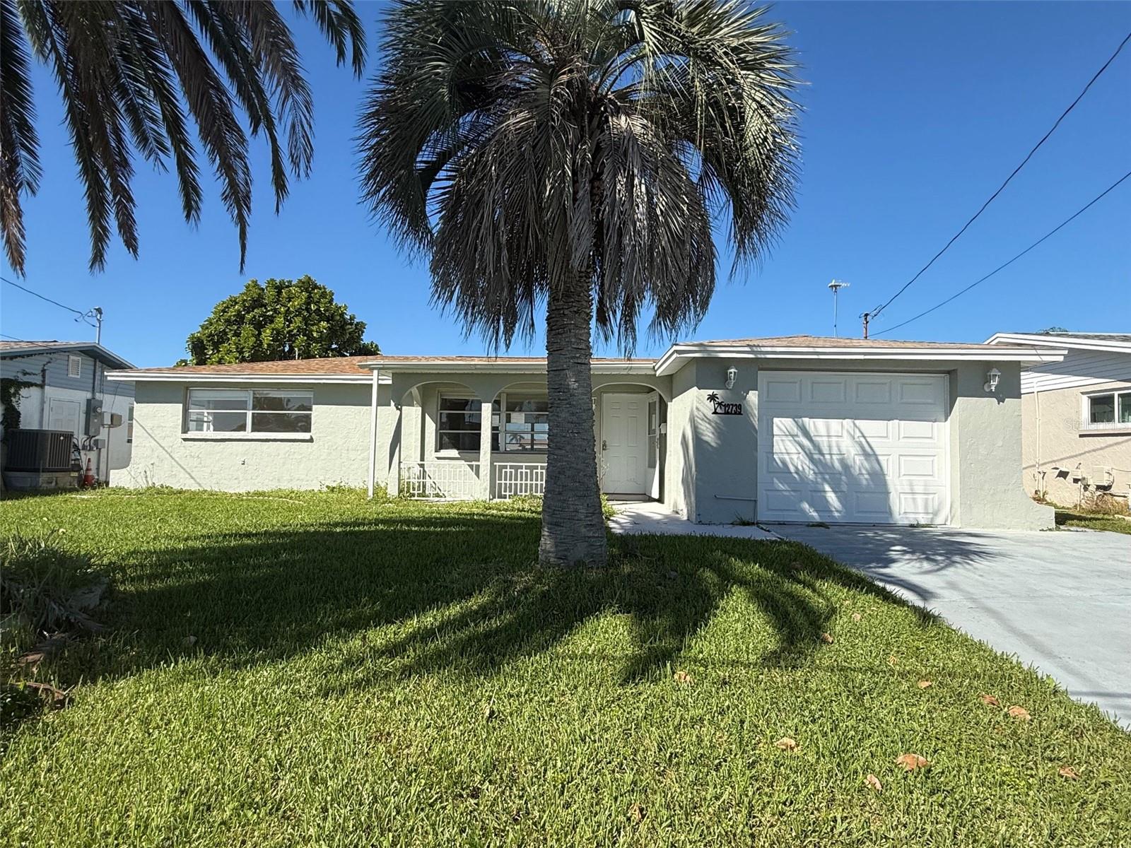 12739 3RD ISLE Property Photo 1