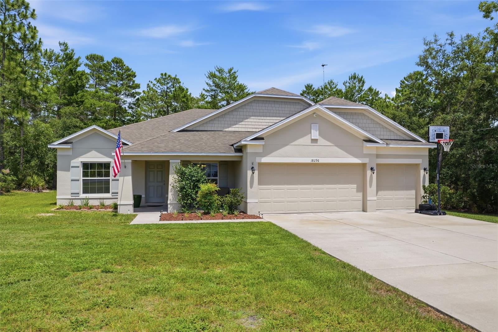 18296 Maberly Rd Property Photo 3
