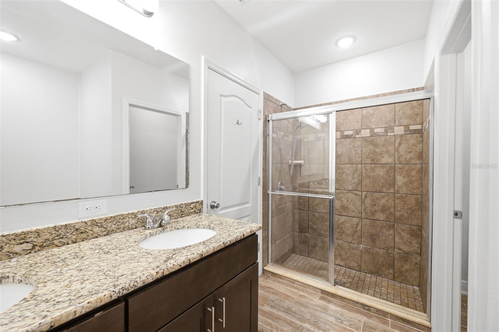 18296 Maberly Rd Property Photo 26