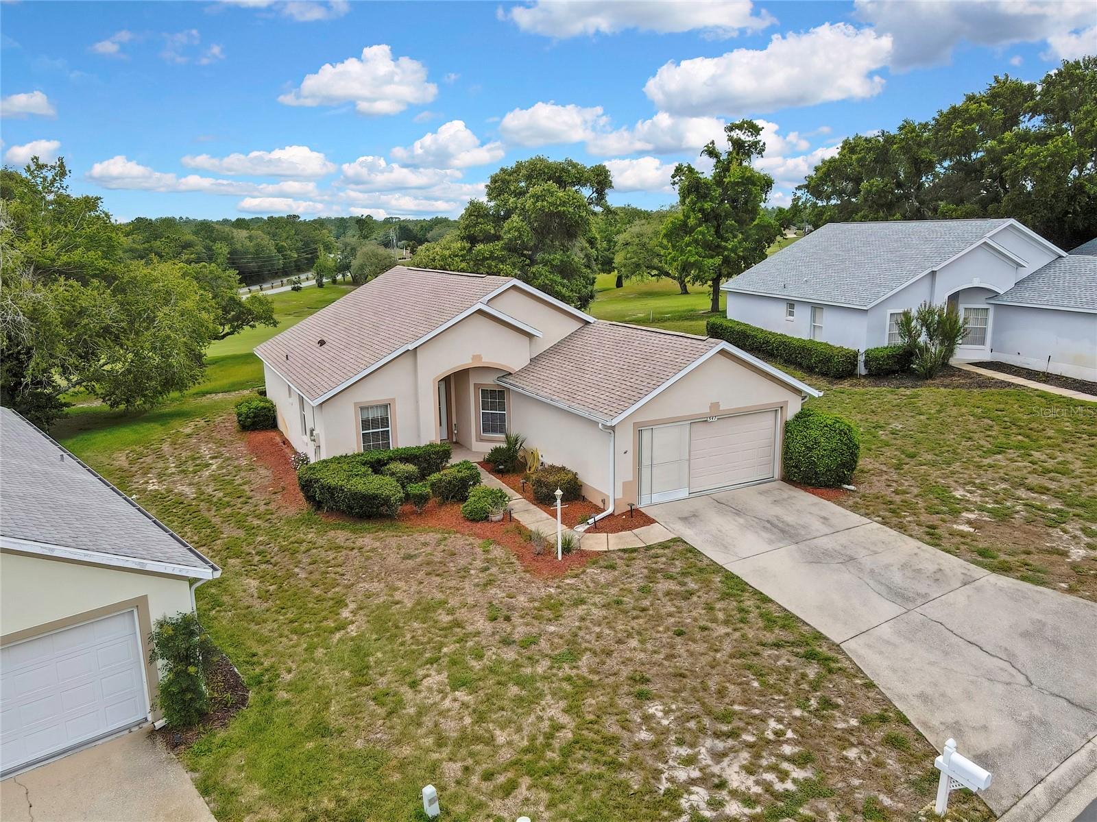 547 W Hillwood Path Property Photo 3