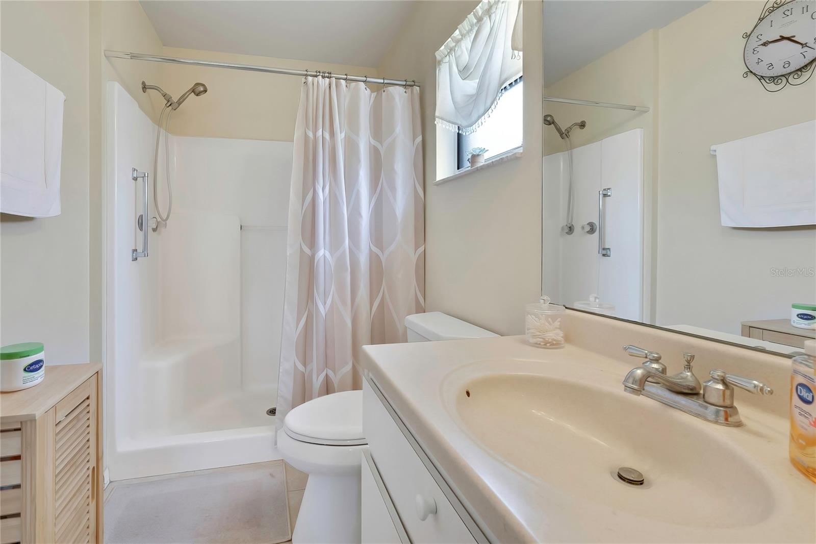 547 W Hillwood Path Property Photo 14