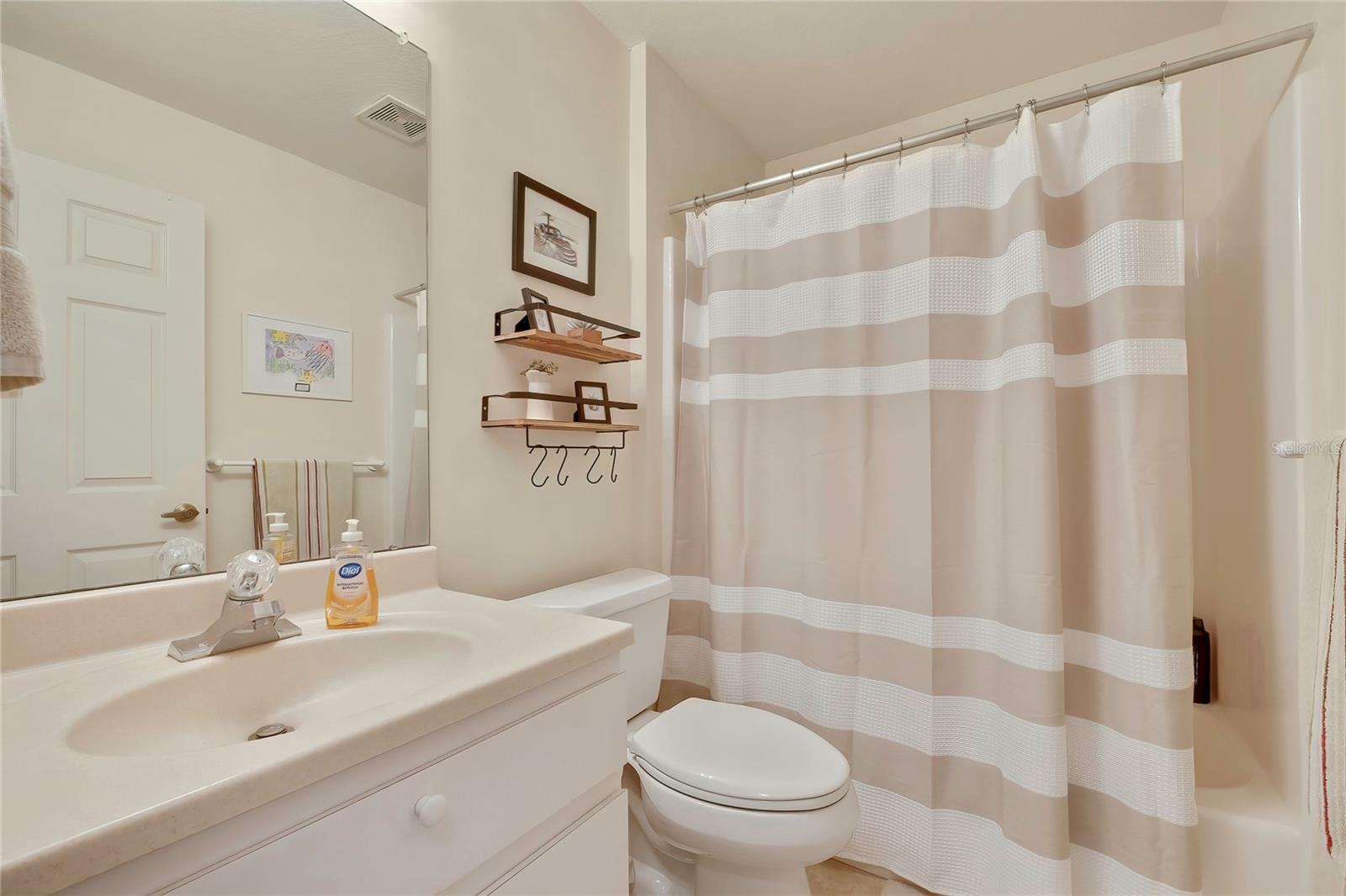 547 W Hillwood Path Property Photo 16