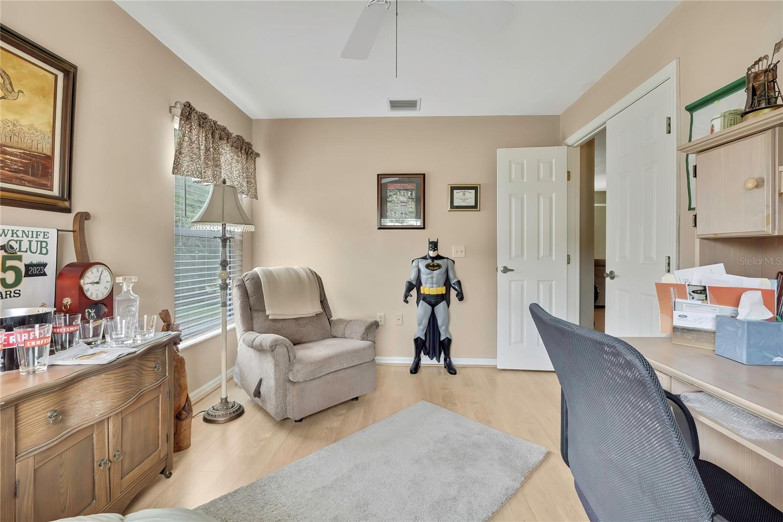 547 W Hillwood Path Property Photo 18