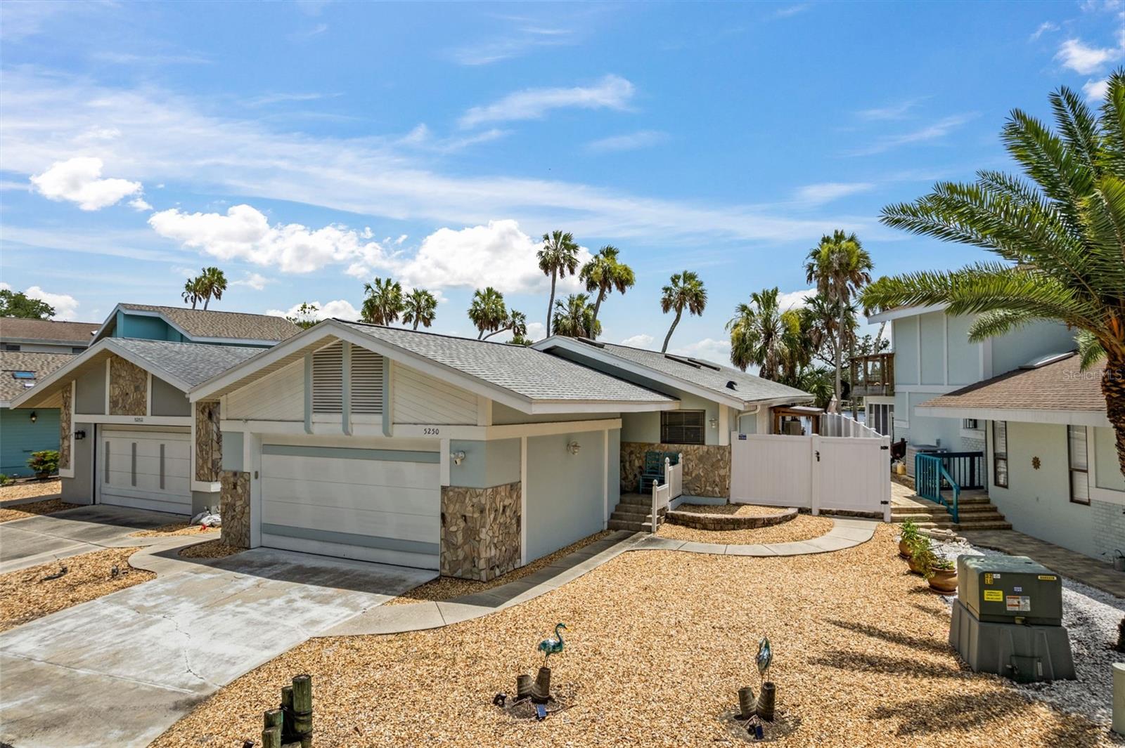 5250 S Riverview Cir Property Photo 1