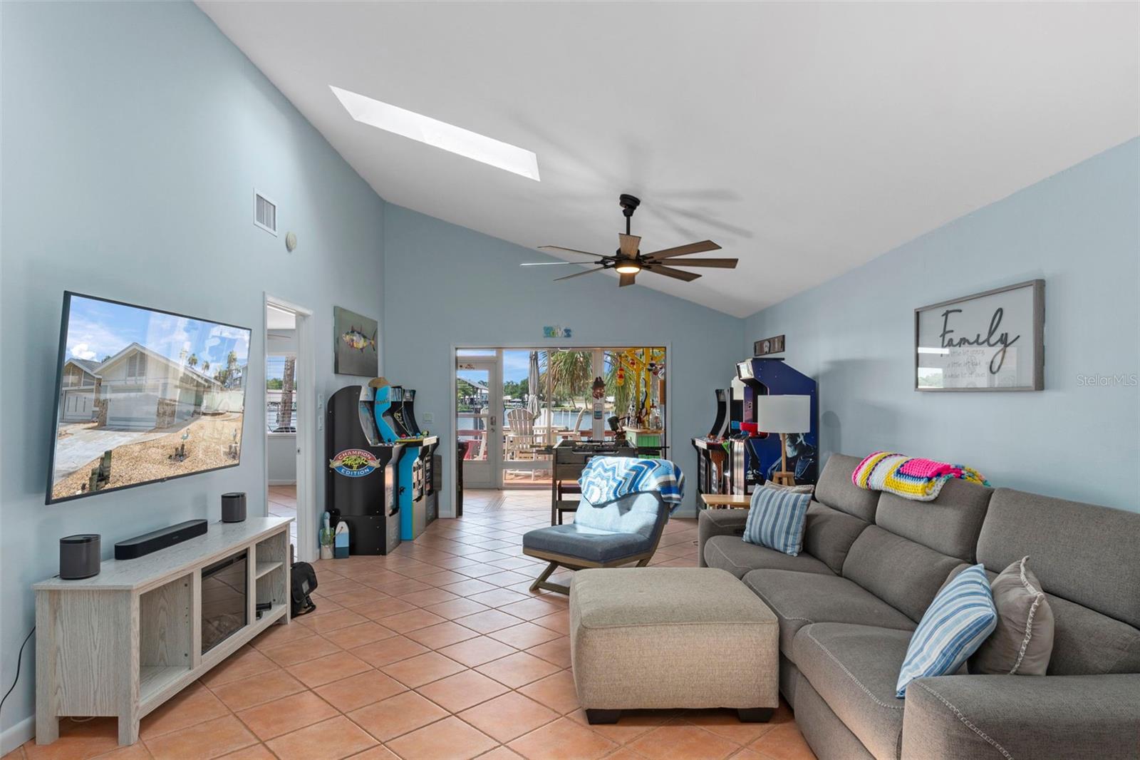 5250 S Riverview Cir Property Photo 9