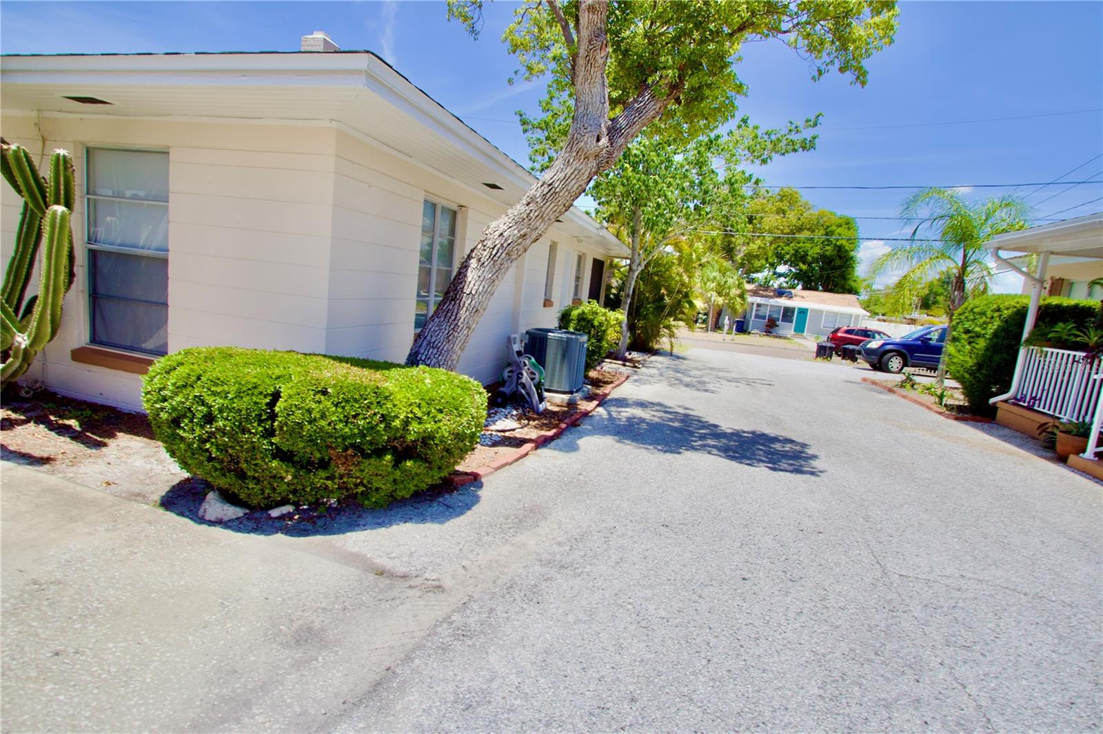 411 Pleasant St Property Photo 12