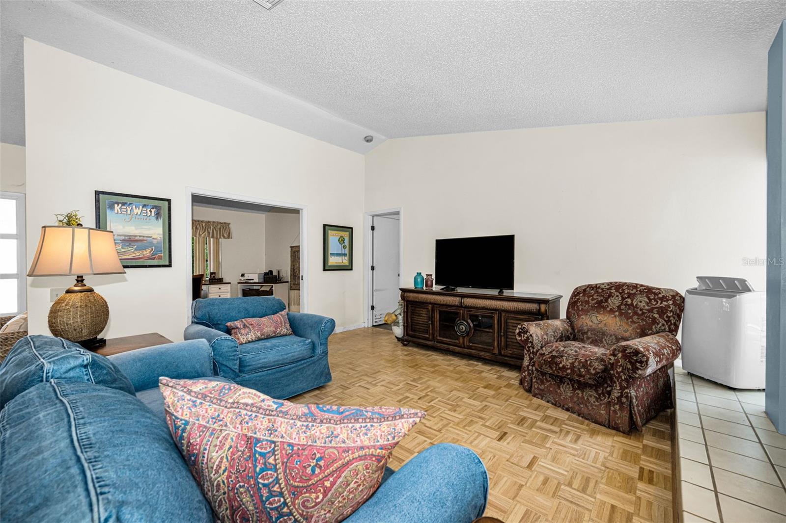 3114 Summervale Dr Property Photo 5