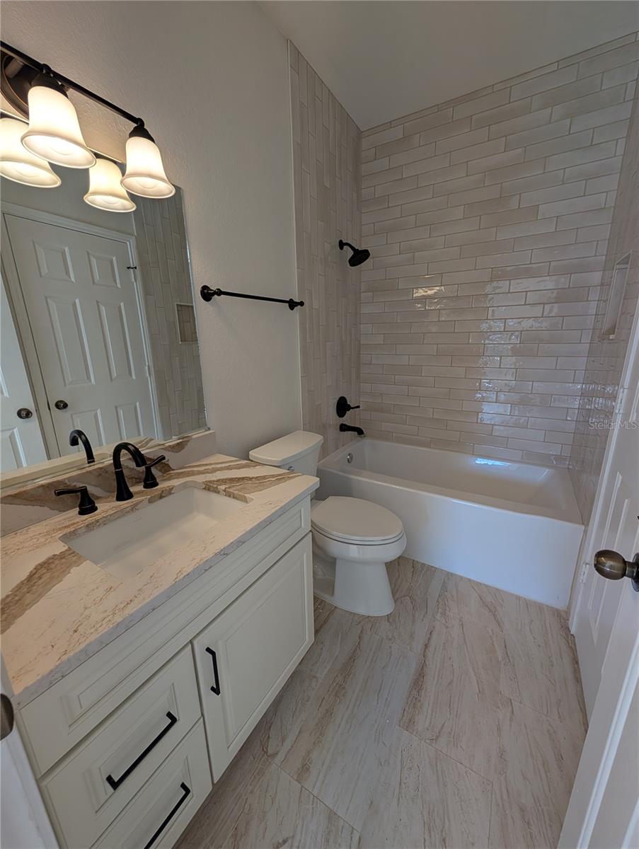 2107 Portofino Pl #30-302 Property Photo 11