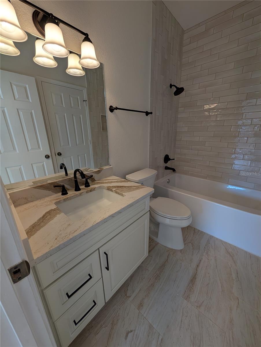 2107 Portofino Pl #30-302 Property Photo 12