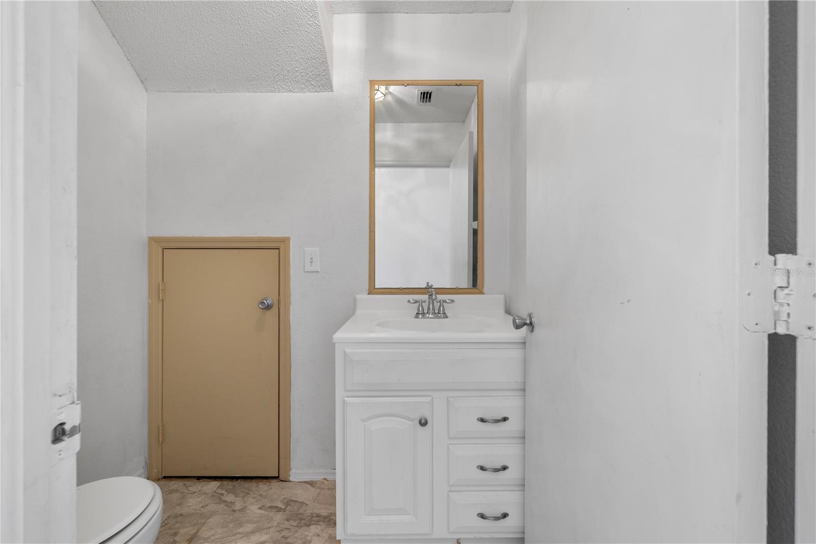1907 Fluorshire Dr Property Photo 34