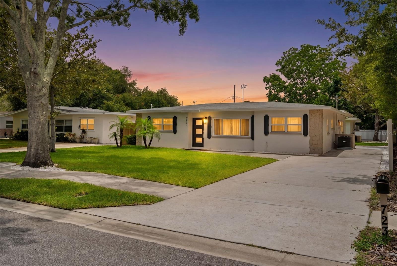 723 W BAYSHORE DR