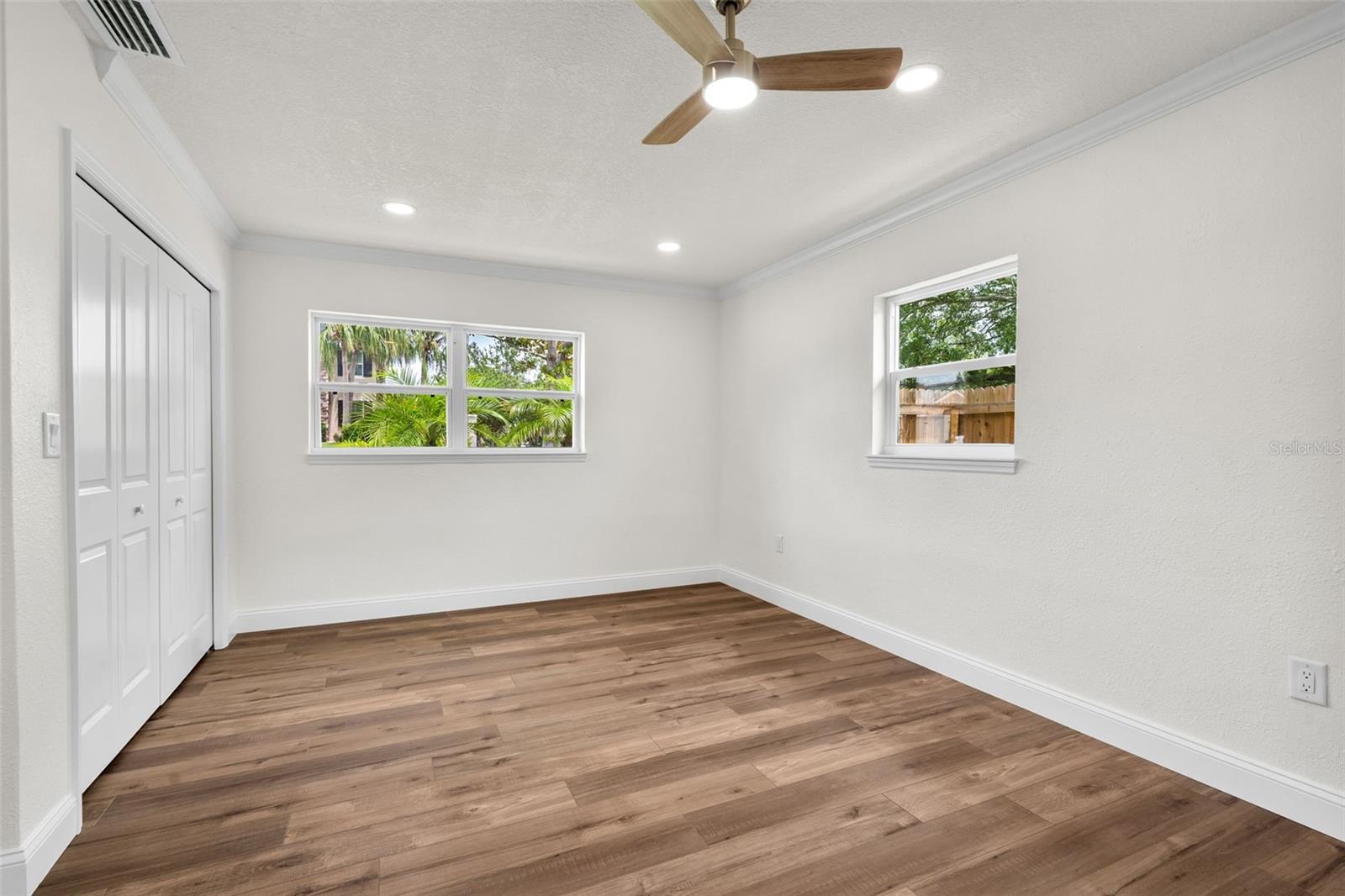 723 W Bayshore Dr Property Photo 17